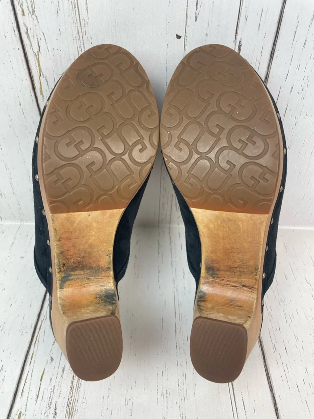 UGG Abbie Clog - Picture 12 of 16